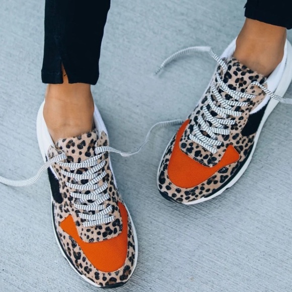 White Raven Willow SPICE LEOPARD RUNNING SNEAKER - Picture 6 of 7